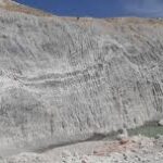 پرلیت خام کلوخه – مناسب عایق‌سازی و کشاورزی