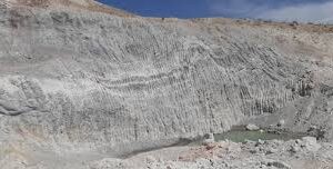 پرلیت خام کلوخه – مناسب عایق‌سازی و کشاورزی